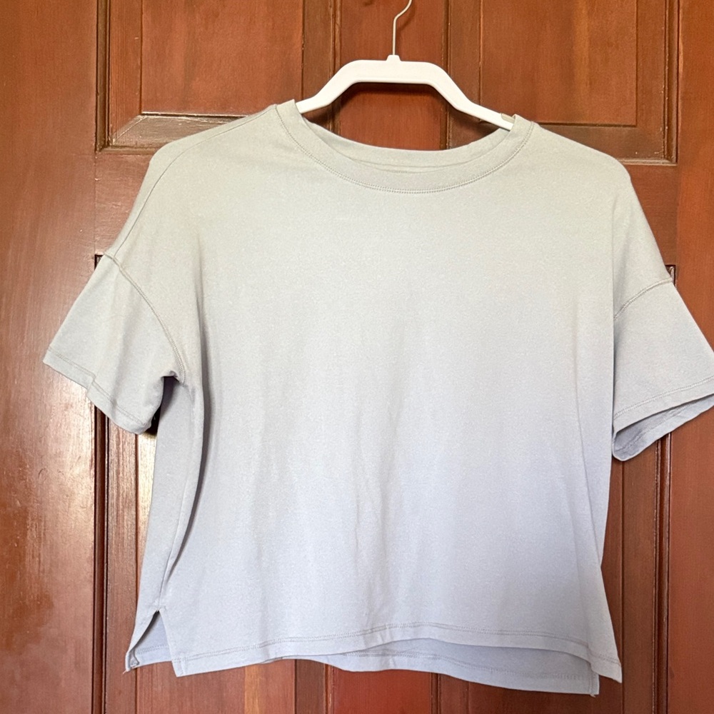 Yogalicious Light Gray Short Sleeve Tee